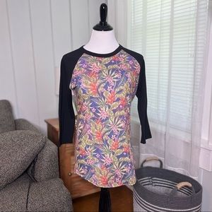 LuLaRoe floral baseball tee B10-20